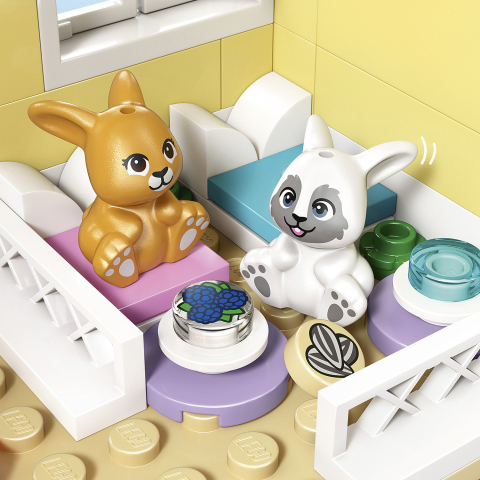 LEGO Friends Heartlake City Bunny Hotel 42679 - Image 5